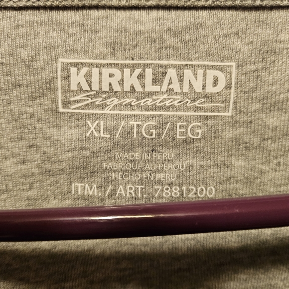 Kirkland Top Size XL, but fits more like a L, EUC - Picture 2 of 3